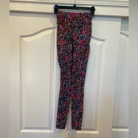 Lululemon Run Swift Speed High-Floral Electric Multi Rise
Leggings size 2 - Picture 4 of 10